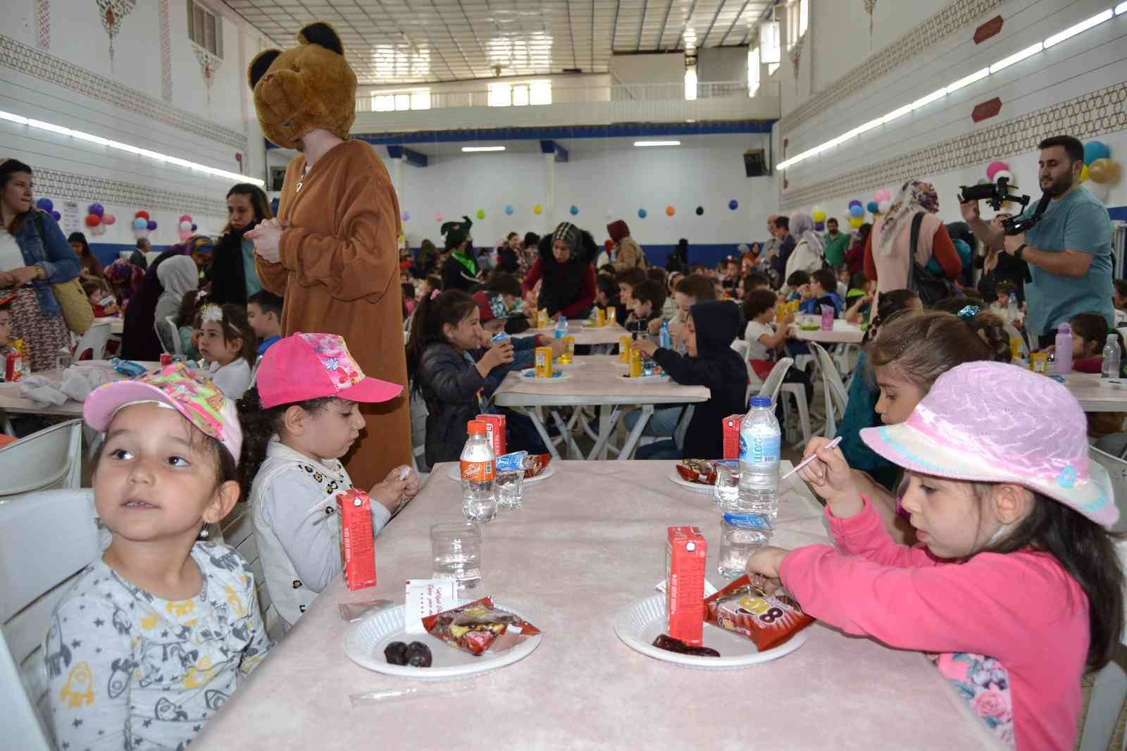 Simav’da çocuklar için ’Tekne Orucu’ iftar programı düzenlendi