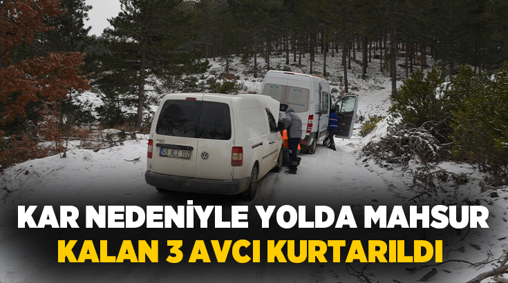 Manisa’nın Demirci ilçesinde dağlık alanda avlanmaya çıkan 3 kişi, yoğun
