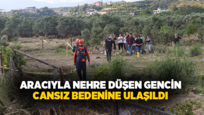 Hatay’da etkili olan sağanak yağış sırasında köprünün çökmesi sonucu araçla