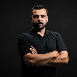 Atakan Göker yazar fotoğrafı