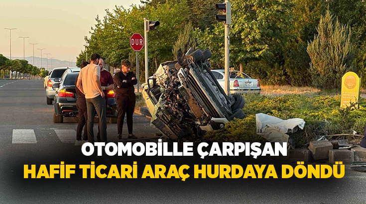 Kayseri’nin Melikgazi ilçesinde otomobil ile hafif ticari aracın çarpıştığı kazada