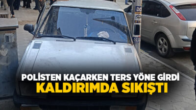 Manisa'nın Soma ilçesinde plakasız araçla polisten kaçan sürücü, ters yöne